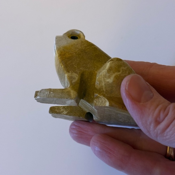 🐸Handcrafted Stone Frog Figurine - Picture 2 of 9